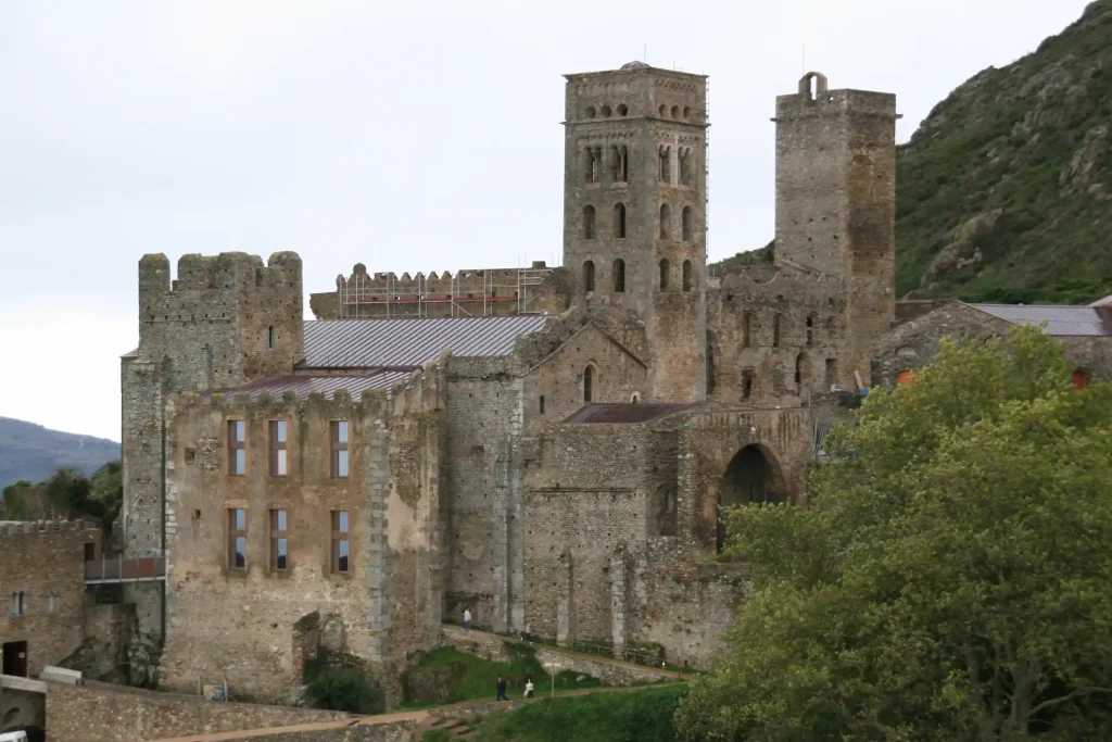 Monasterio de Sant Pere de Rodes en la montaña de Verdera